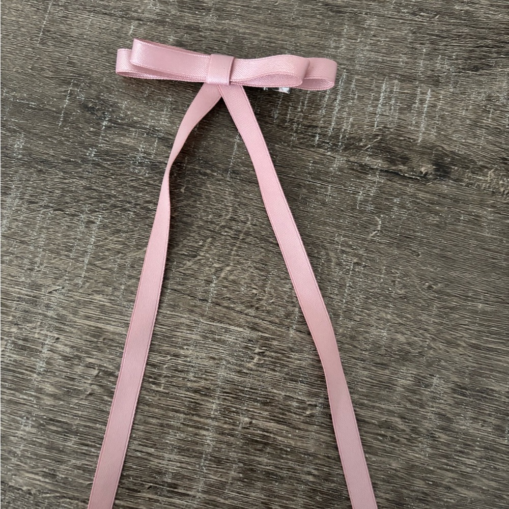 NWOT Pale Pink Hair Bow Clip